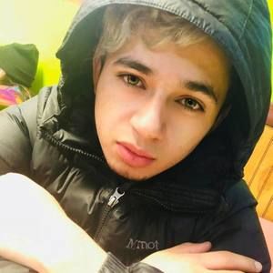 Meet your Posher, Cesar